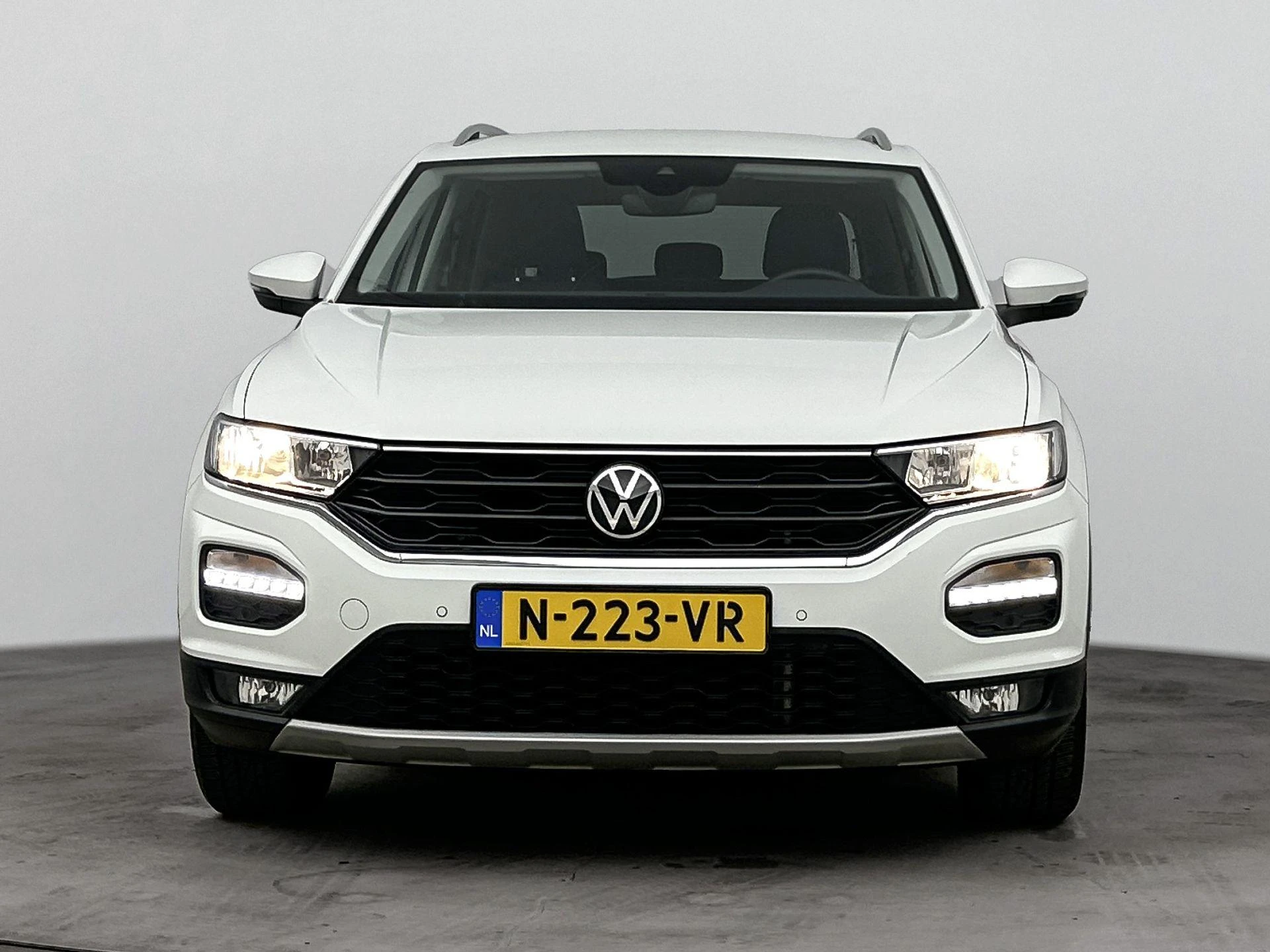 Volkswagen-T-Roc-image-4