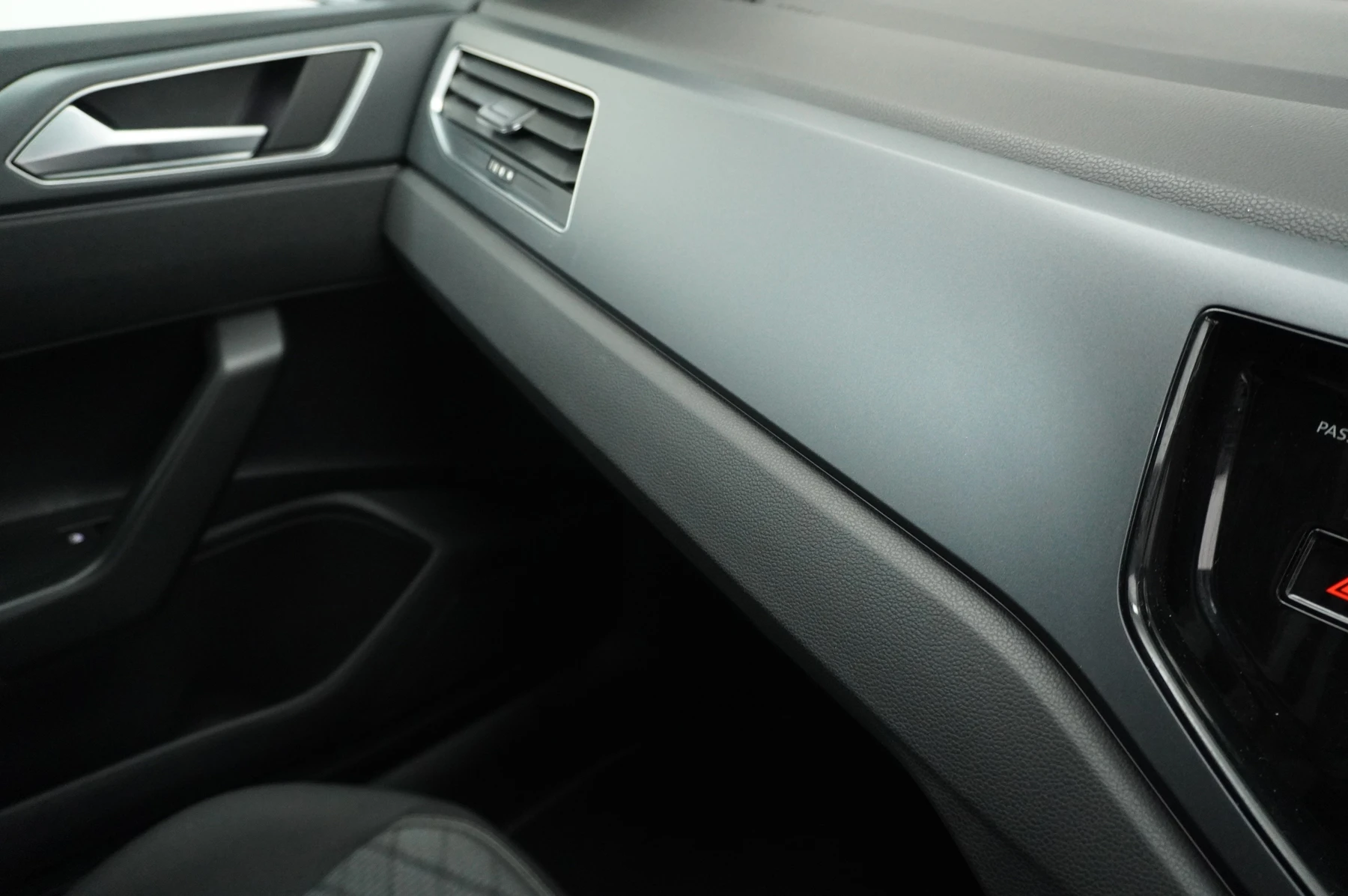 Volkswagen-Polo-image-29