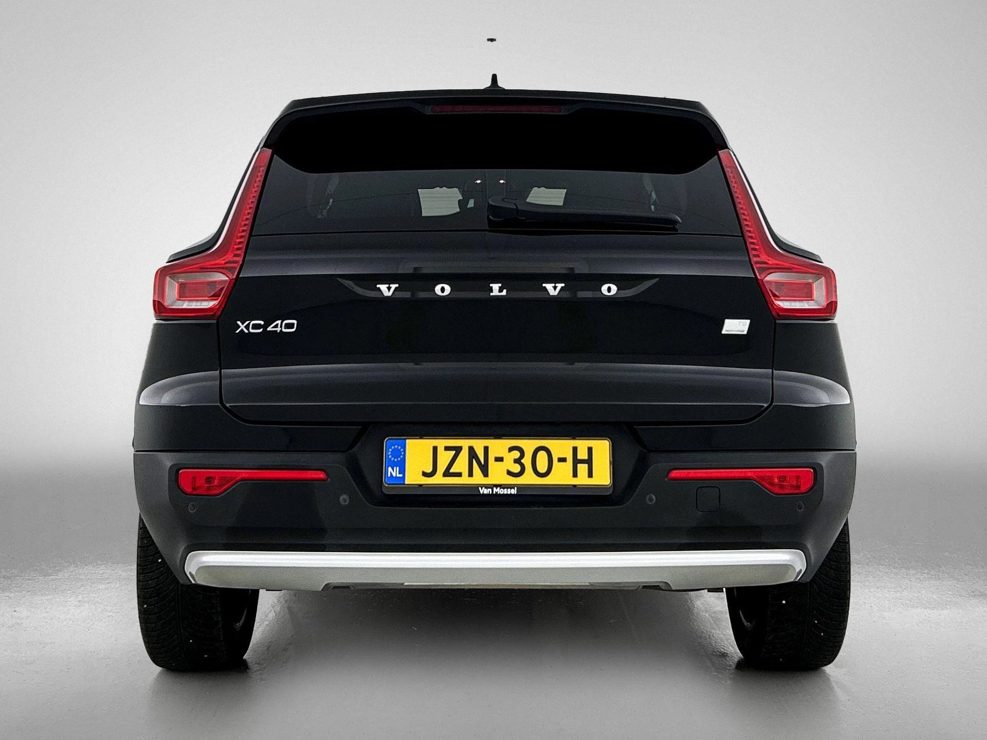 Volvo-XC40-image-2