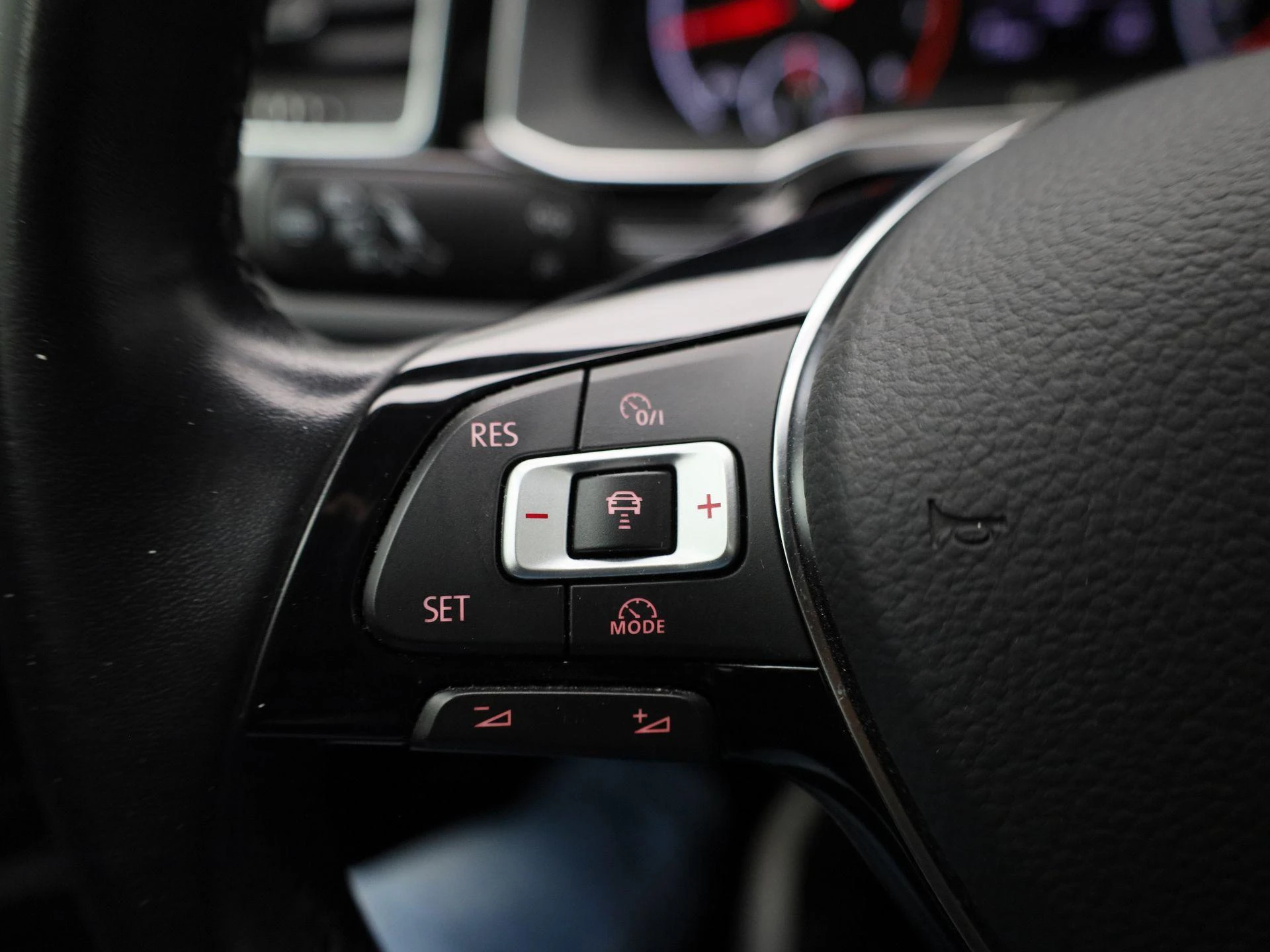 Volkswagen-Polo-image-17