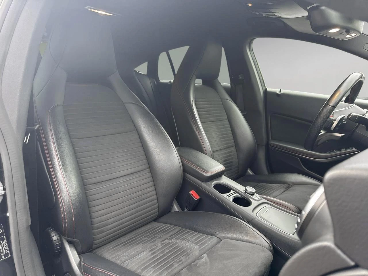 Mercedes-Benz-CLA-image-15