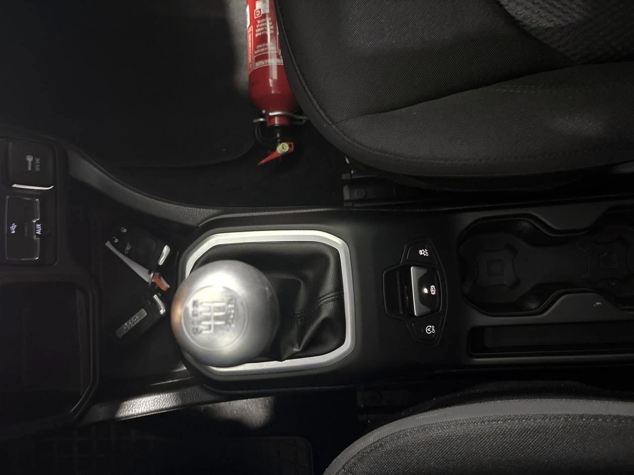 Jeep-Renegade-image-14