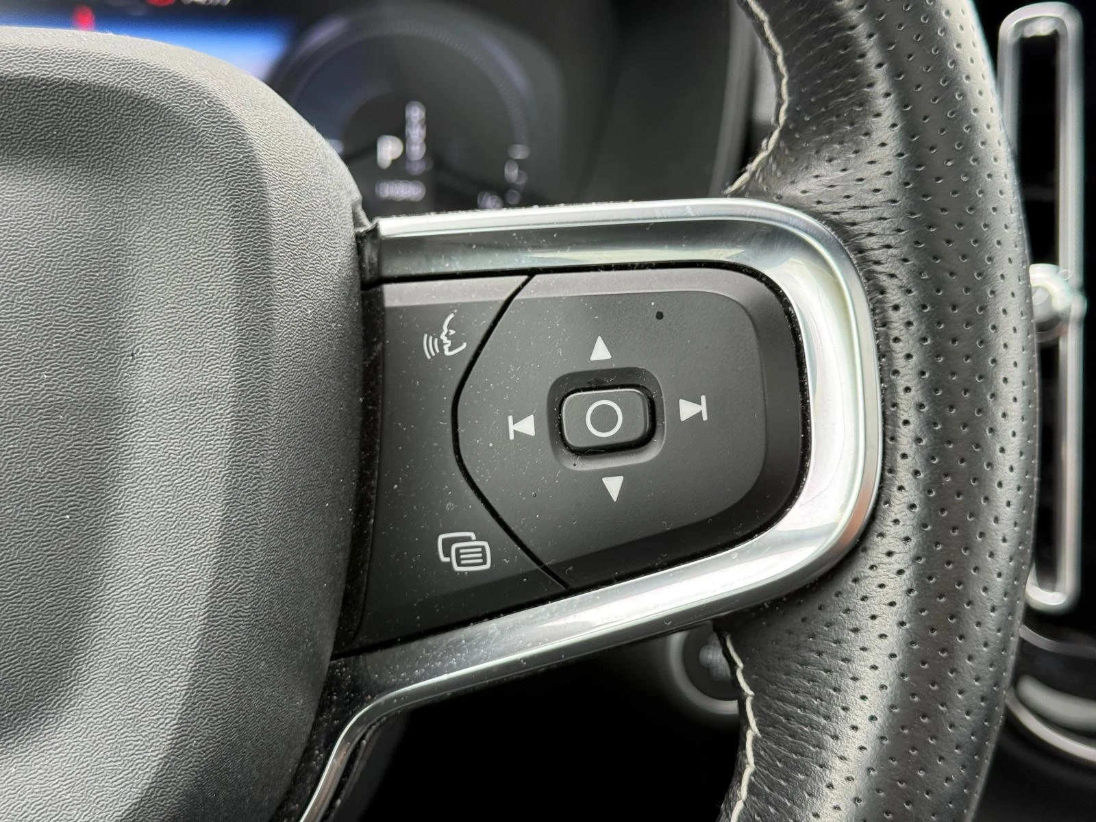 Volvo-XC40-image-22