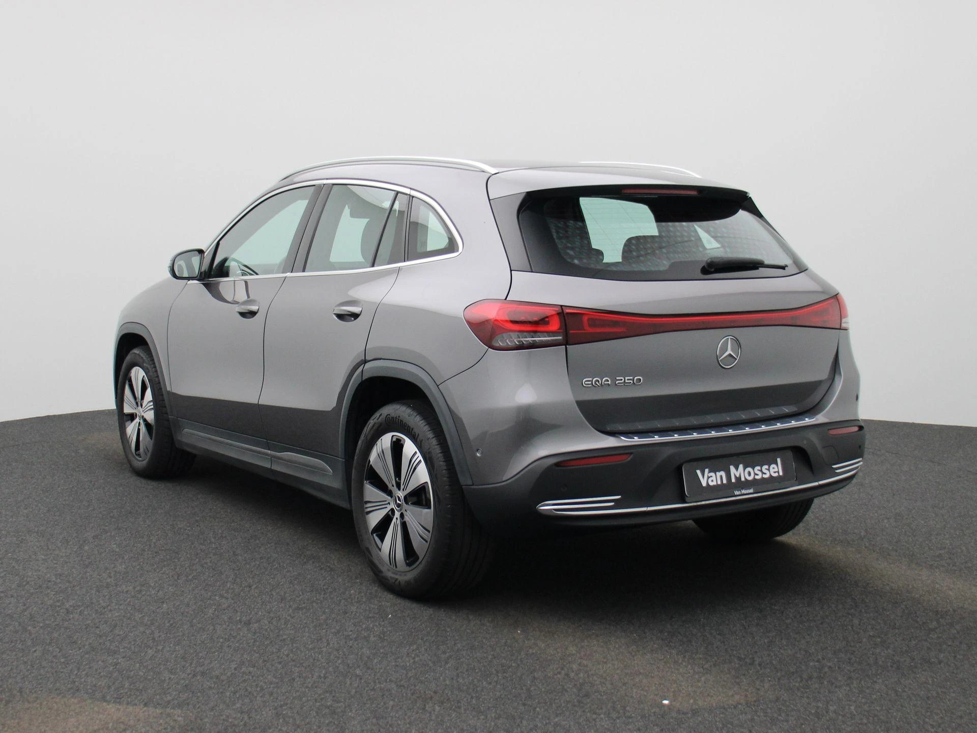 Mercedes-Benz-EQA-image-1