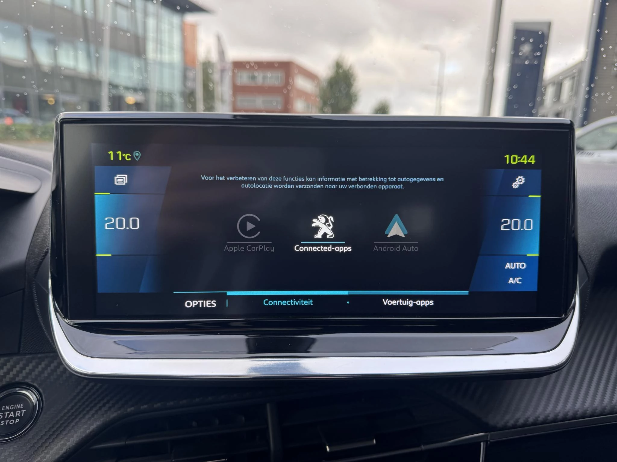 Peugeot-e-2008-image-23