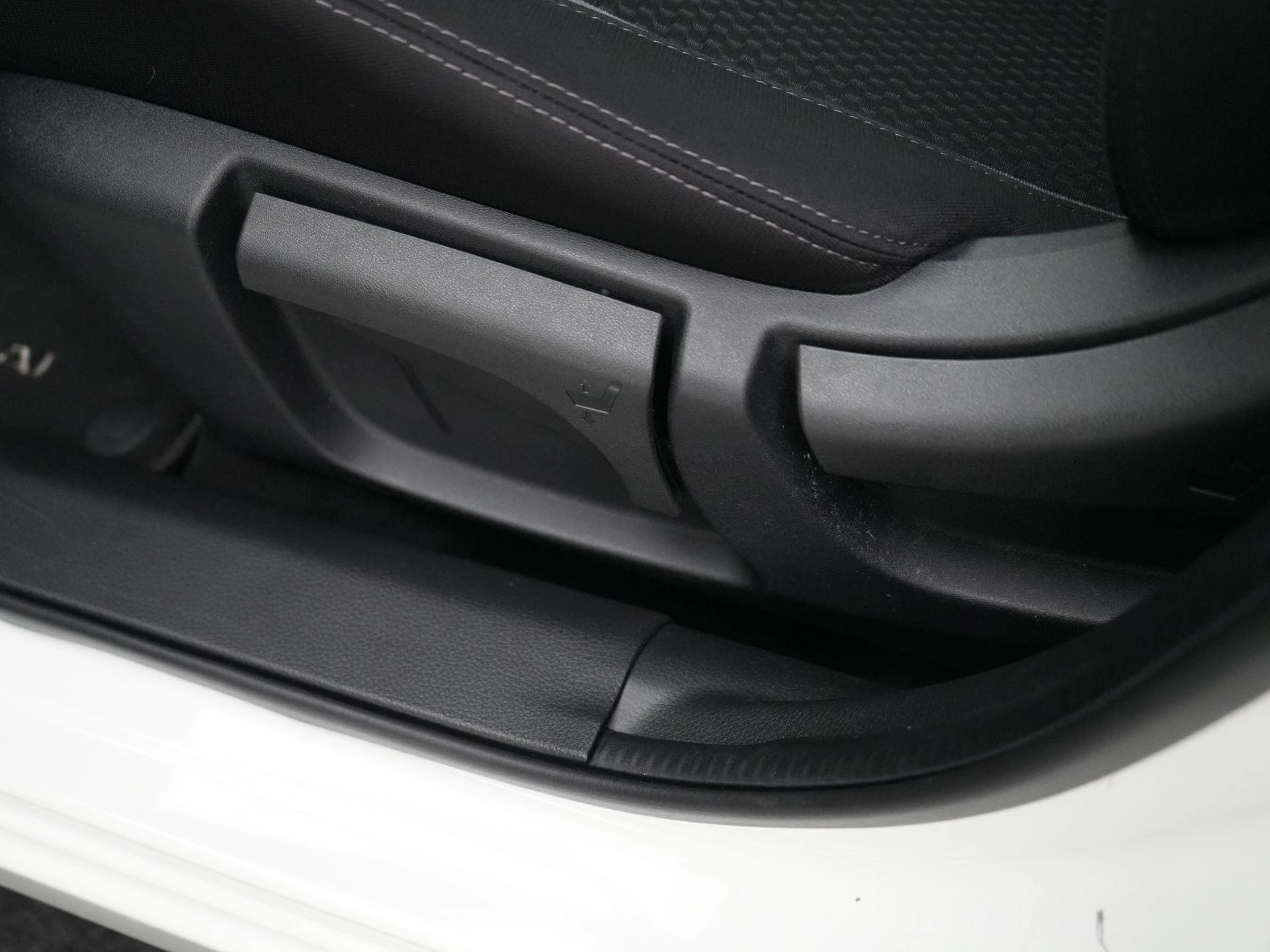 Nissan-QASHQAI-image-27