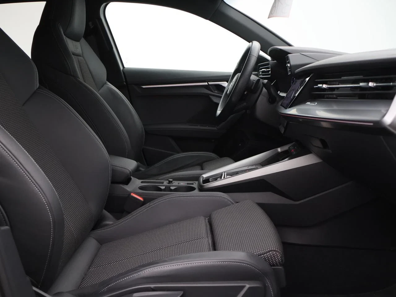 Audi A3 Sportback PHEV Audi A3 Sportback Competition 45TFSIe 245PK *AUTOMAAT*3X S-LINE*CAMERA*PDC*SPORTZETELS*ACC*NAVI*APP-CONNECT*...*