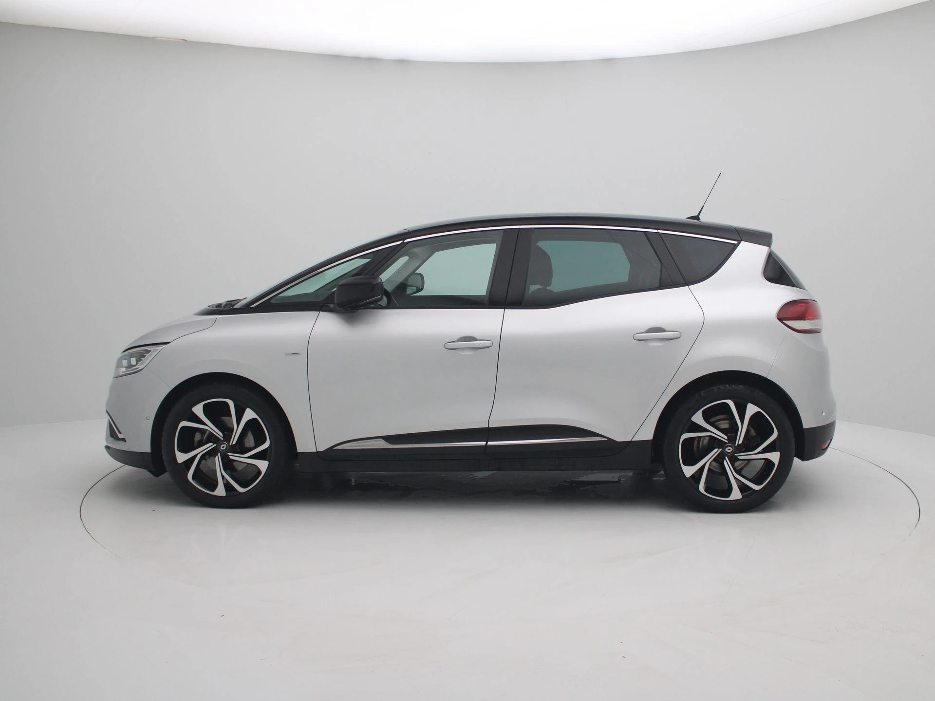 Renault Scénic TCe 140 EDC Automaat Bose