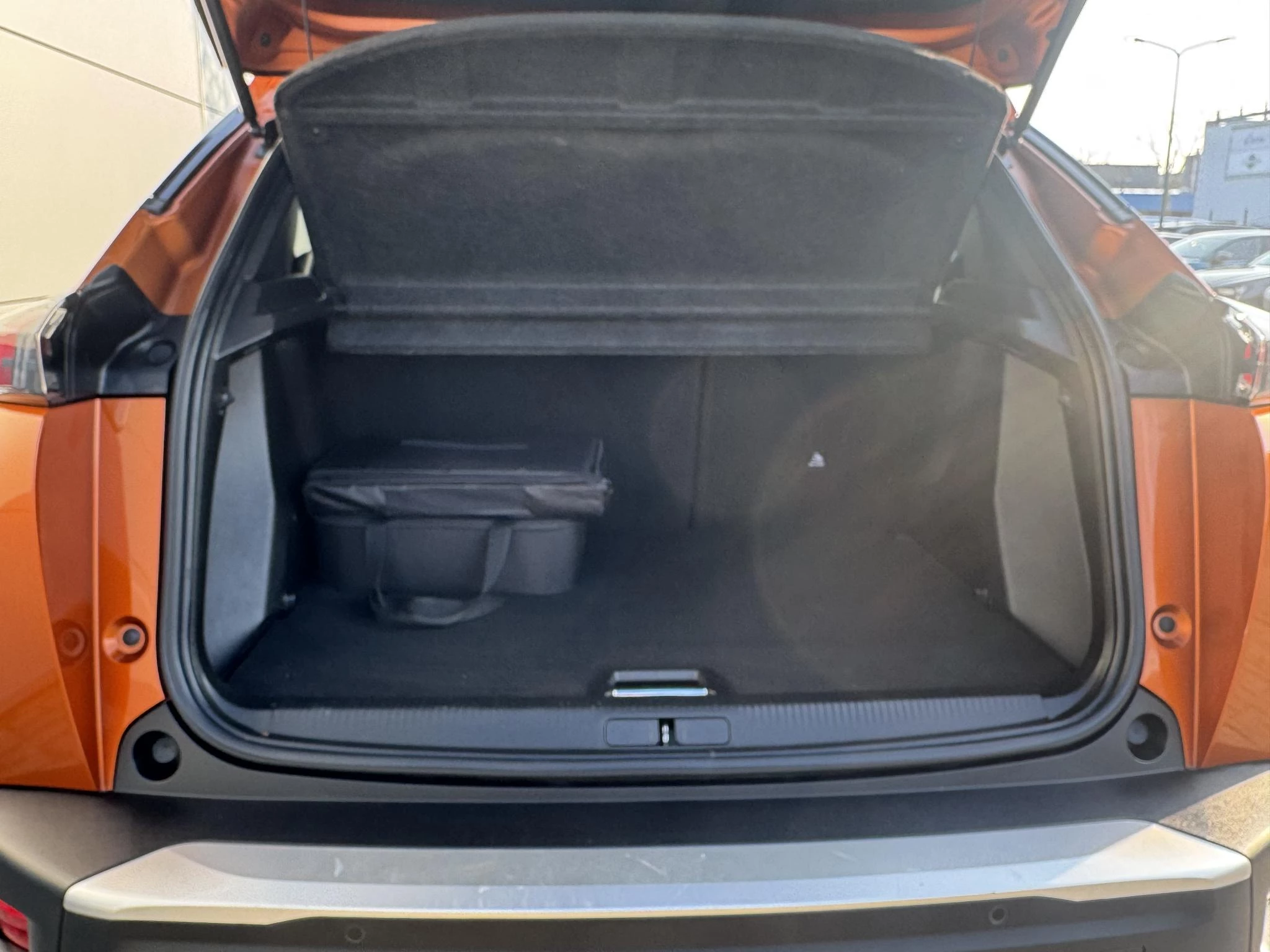 Peugeot-e-2008-image-27