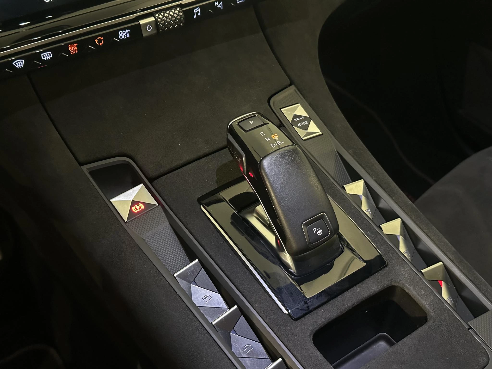 DS DS 7 Crossback E-Tense Performance Line