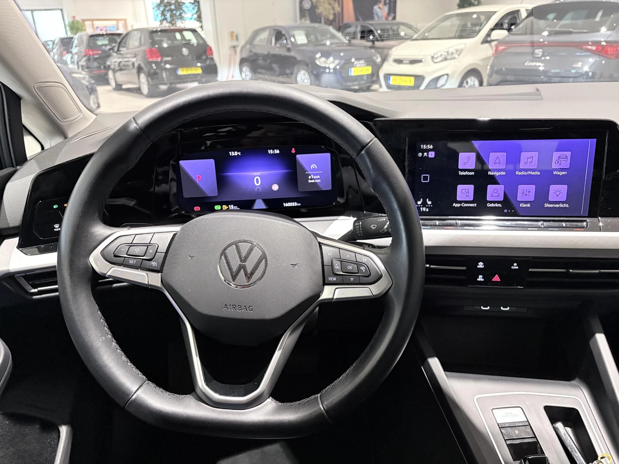 Volkswagen-Golf-image-17