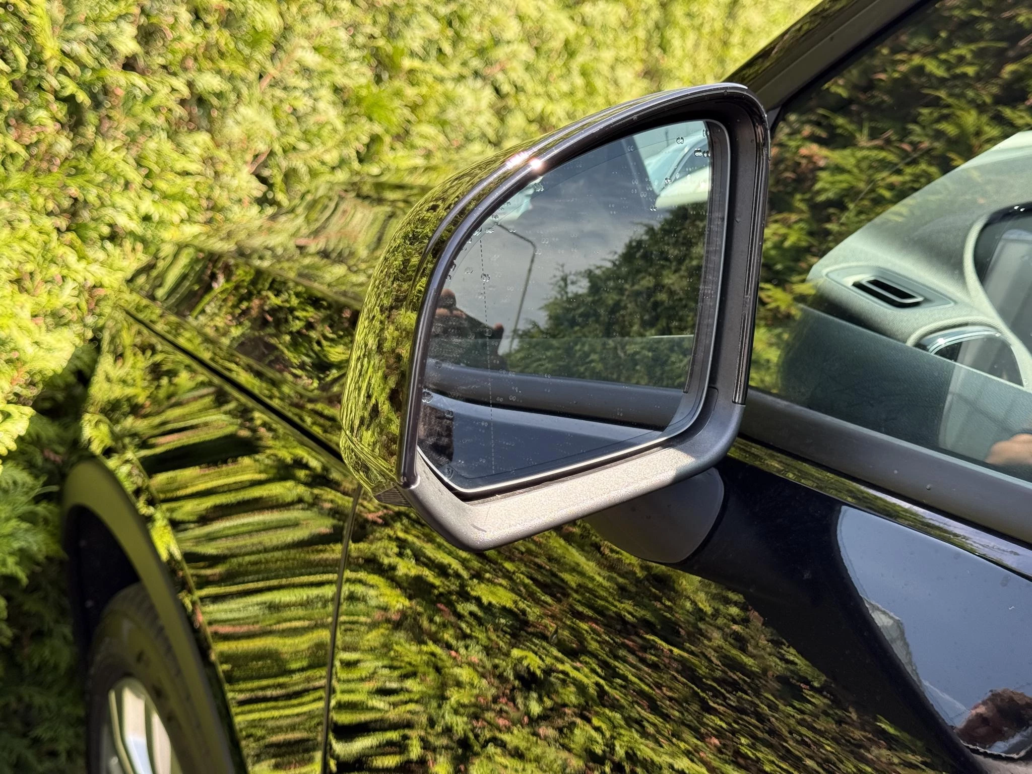 Volvo-EX40-image-11