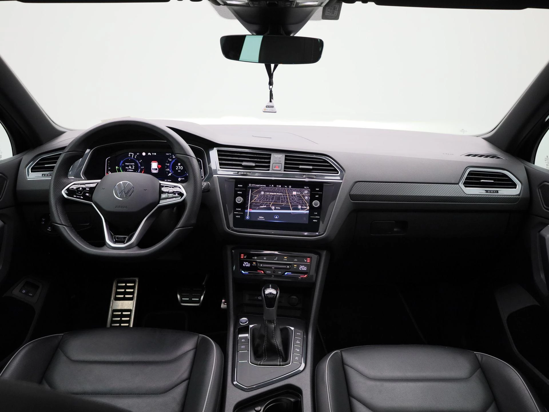 Volkswagen-Tiguan-image-45
