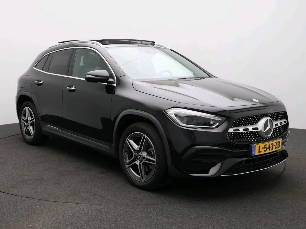 Mercedes-Benz-GLA-image-2