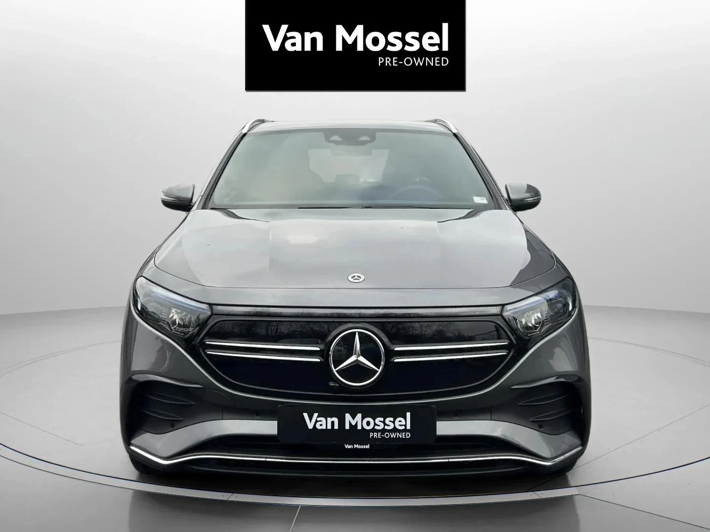 Mercedes-Benz-EQA-image-2