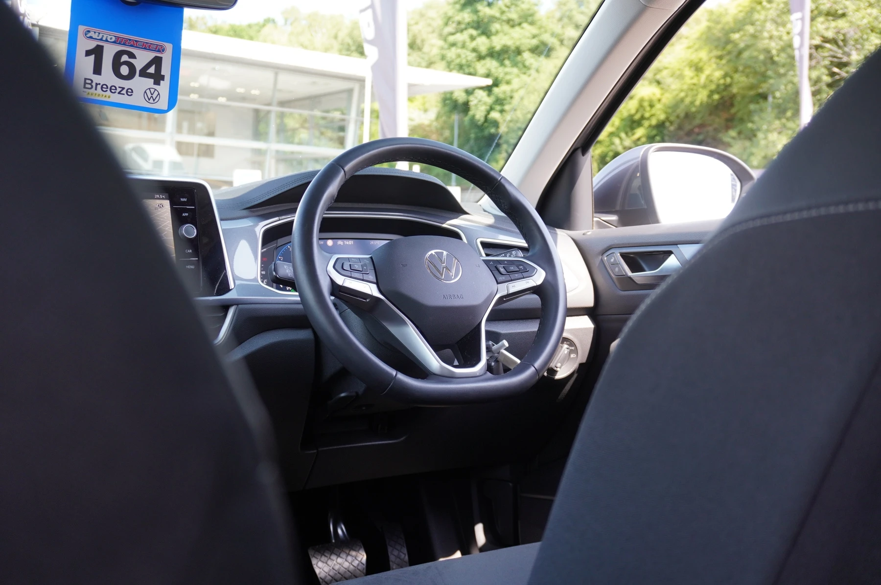 Volkswagen-T-Roc-image-40