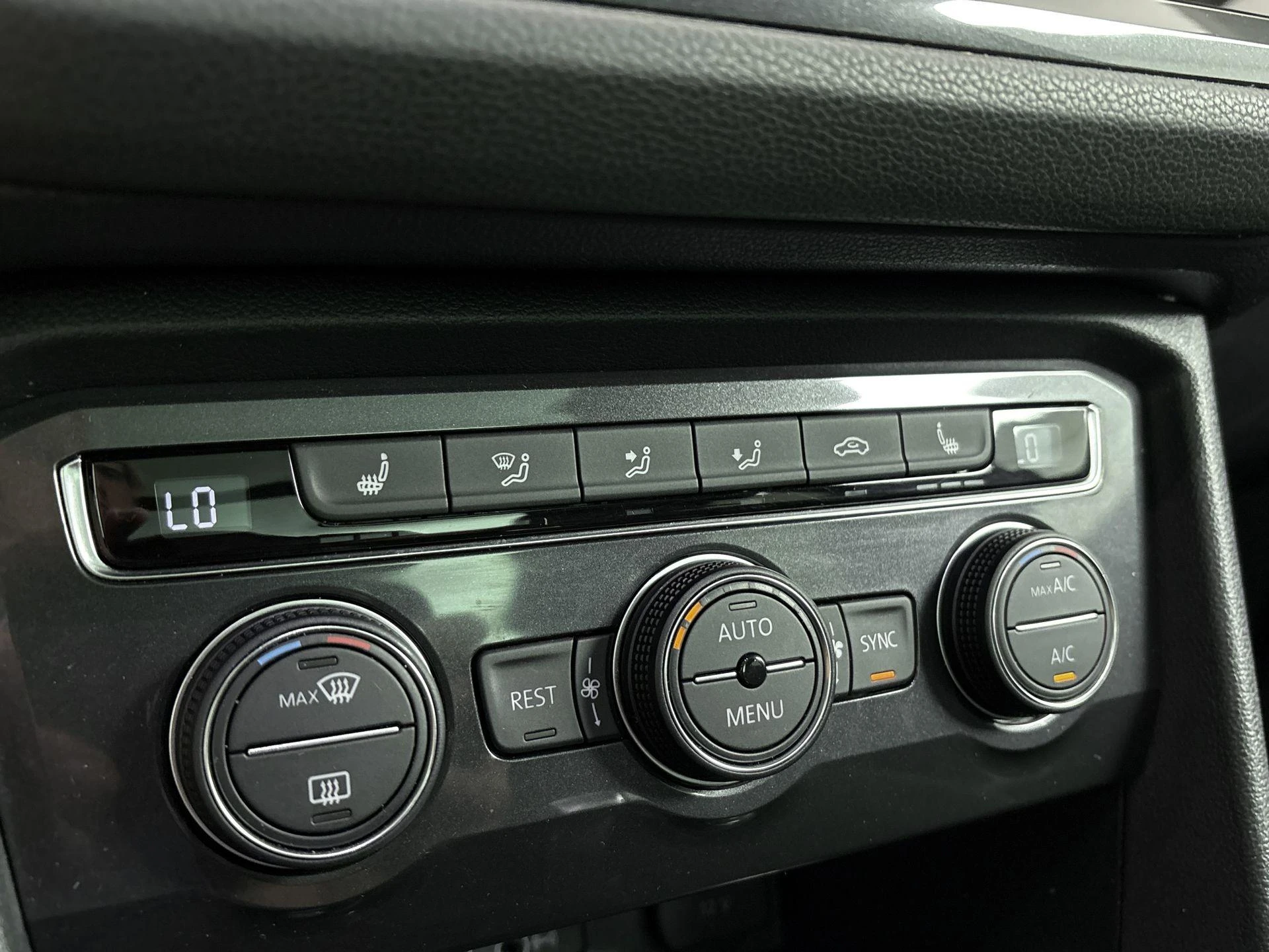Volkswagen-Tiguan Allspace-image-15
