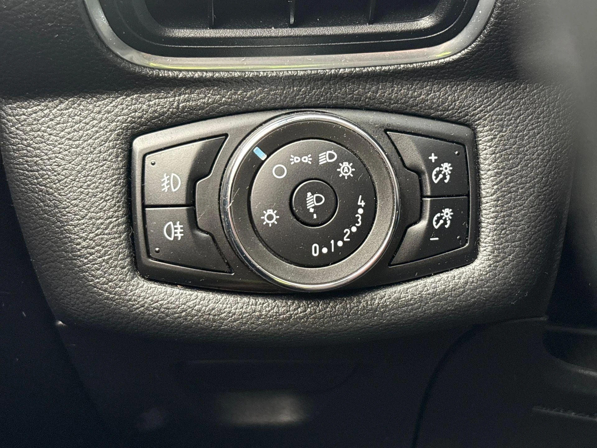 Ford-B-MAX-image-16