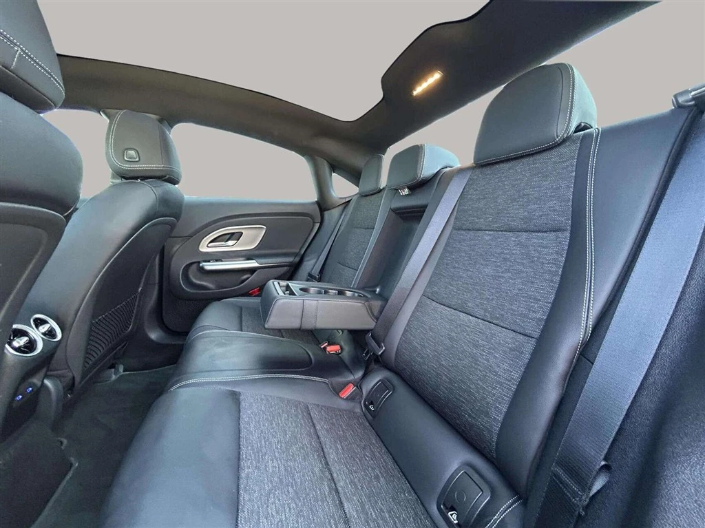 Mercedes-Benz-CLA-image-22