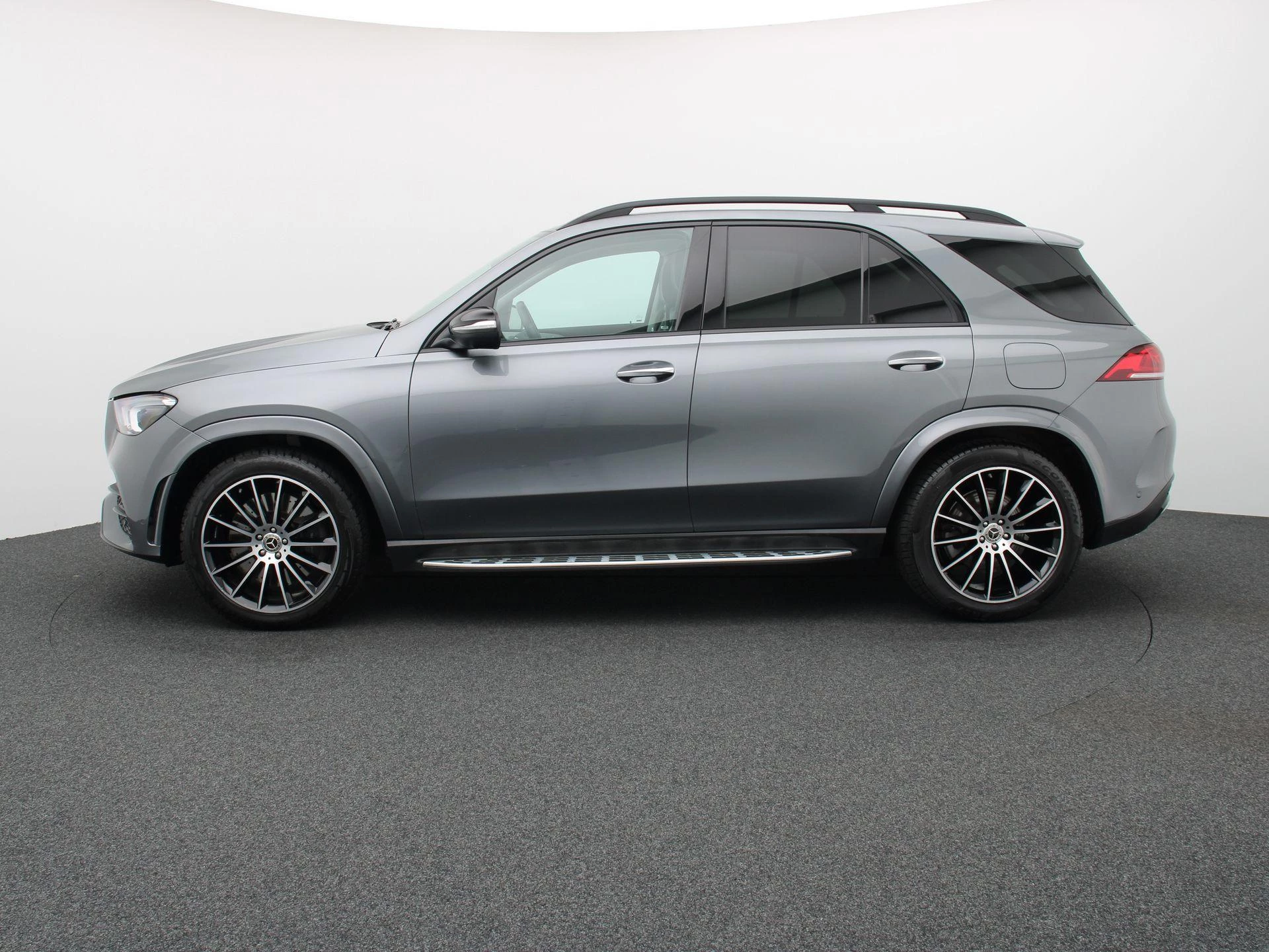Mercedes-Benz GLE 350 e 4MATIC SUV AMG LINE + NAPPA + BURMESTER + PANORAMISCH DAK + TREKHAAK +