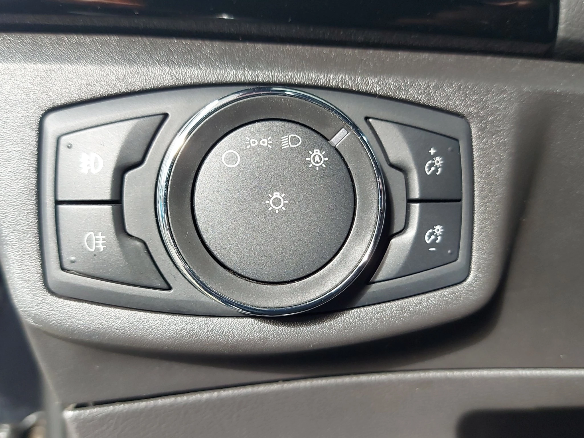 Ford-Mondeo-image-18
