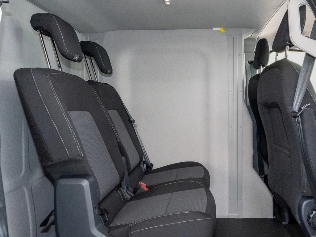 Volkswagen-Transporter-image-6