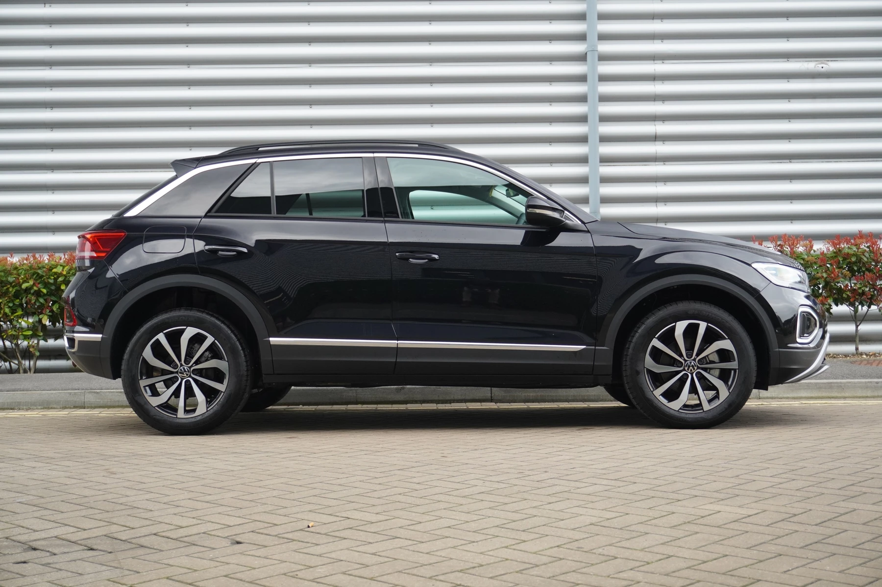 Volkswagen-T-Roc-image-3