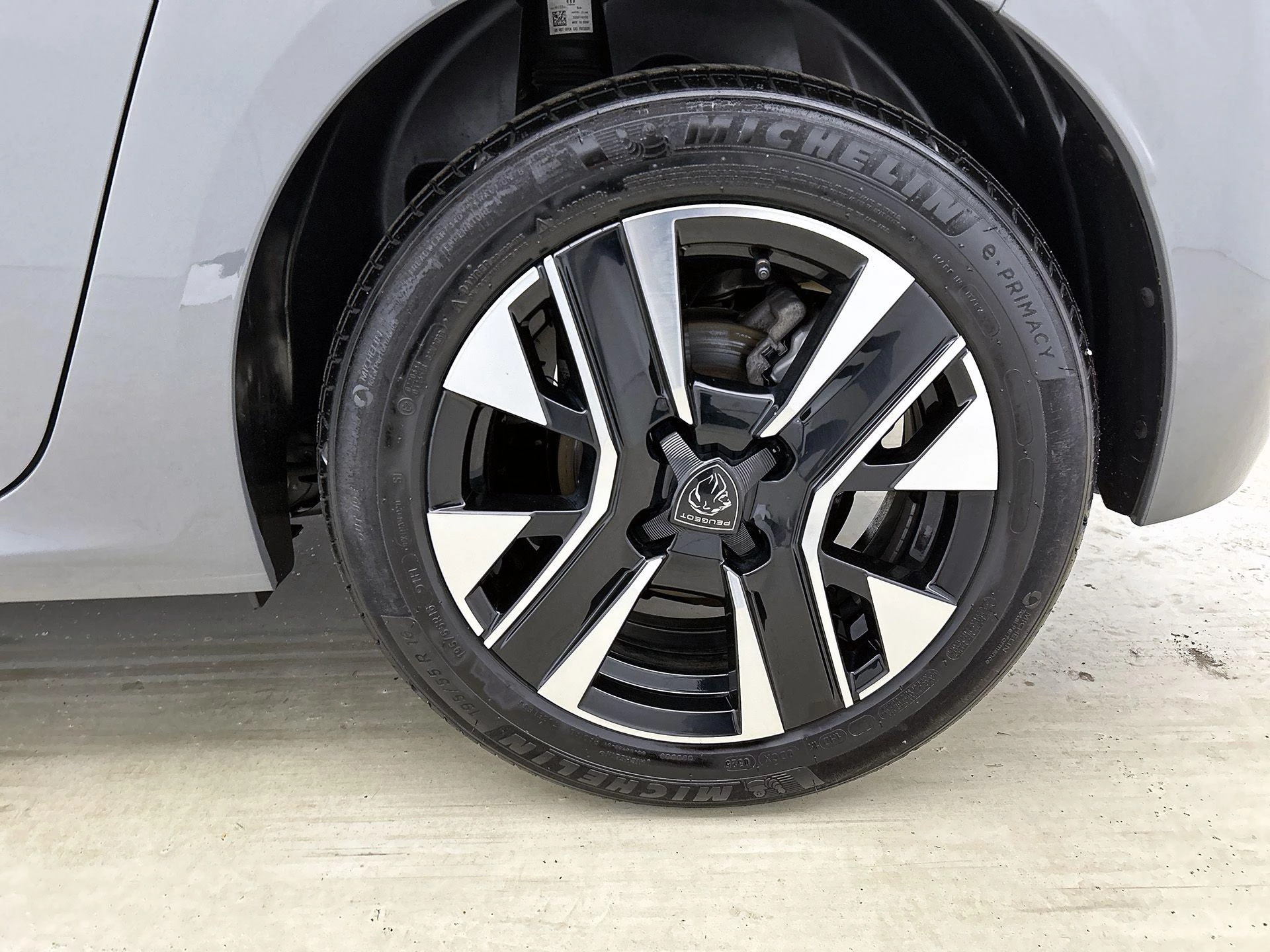 Peugeot 208 1.2 100 Allure