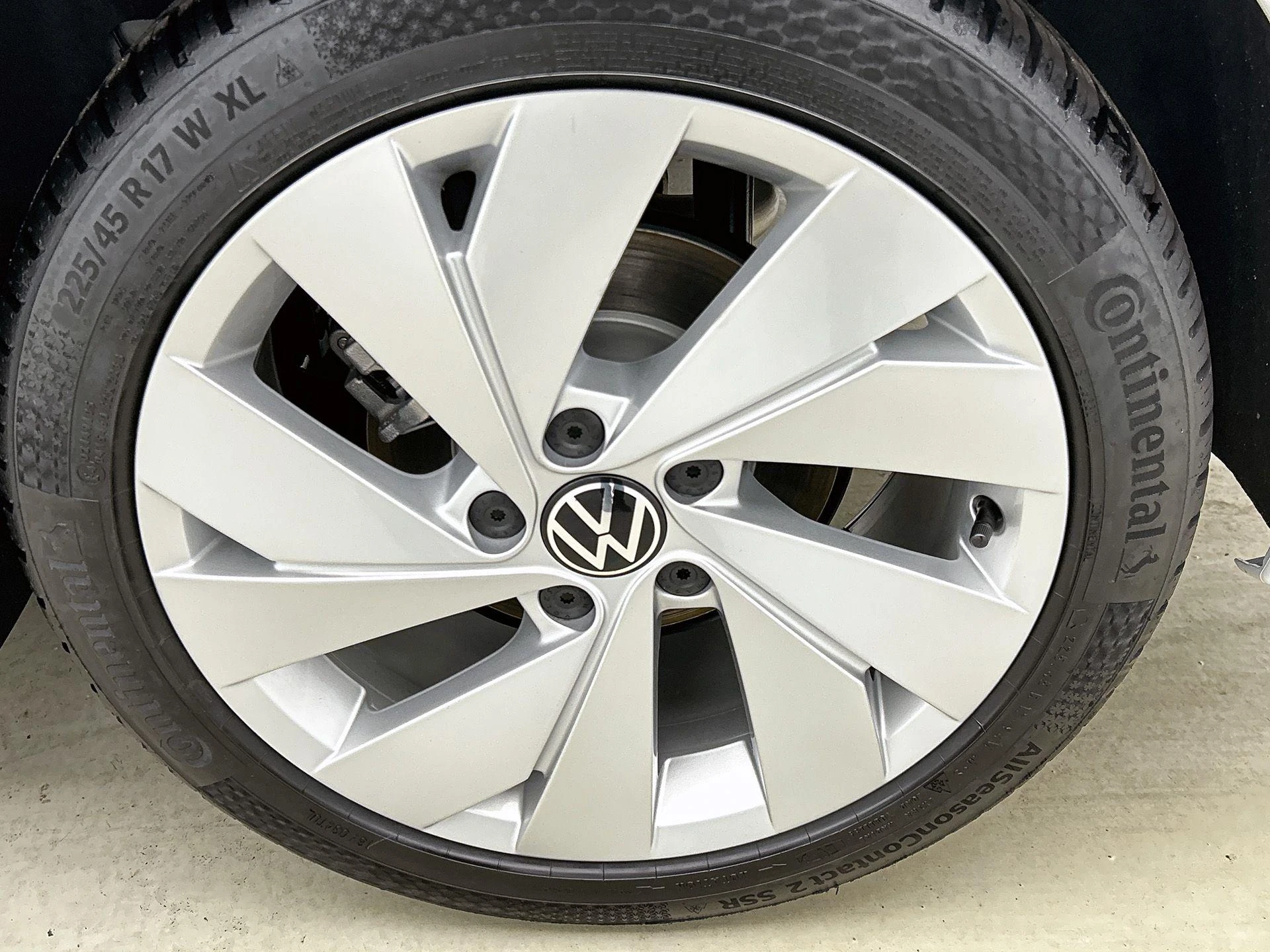 Volkswagen-Golf-image-31