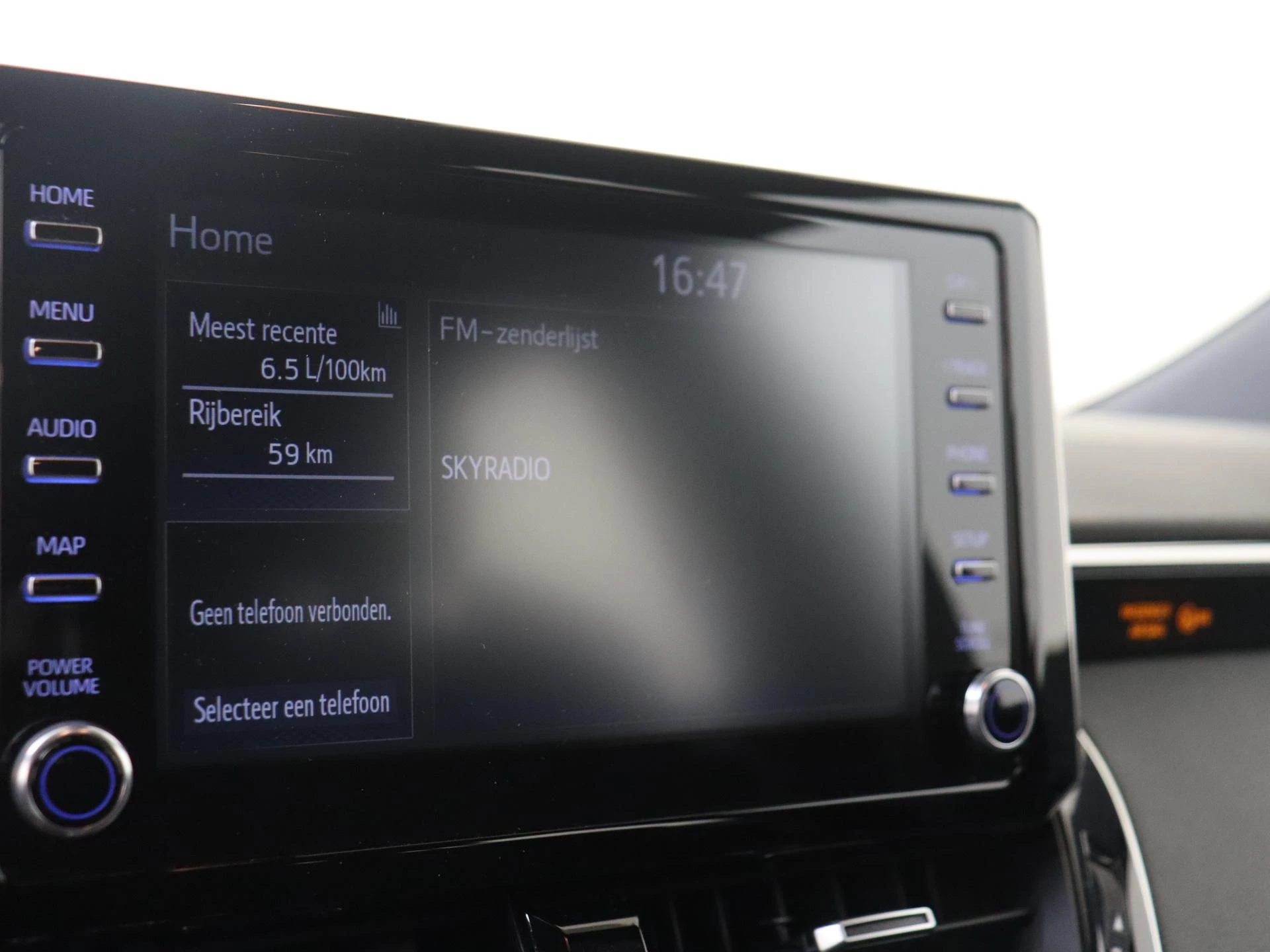 Toyota-Corolla Touring Sports-image-18