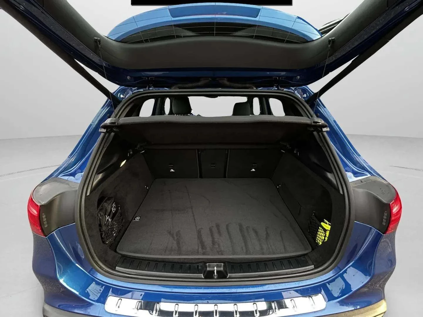 Mercedes-Benz-EQA-image-21