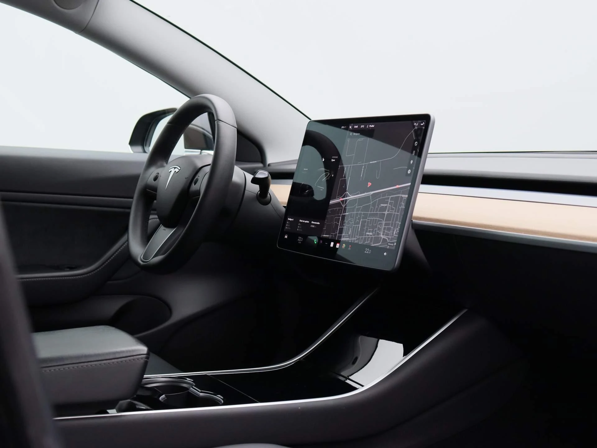 Tesla-Model 3-image-28