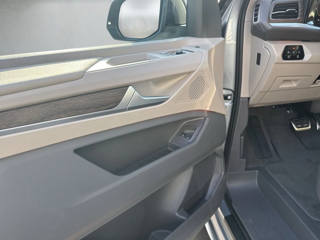 Volkswagen Multivan T7 1.5l eHybrid LR DSG 4M Style *AHK
