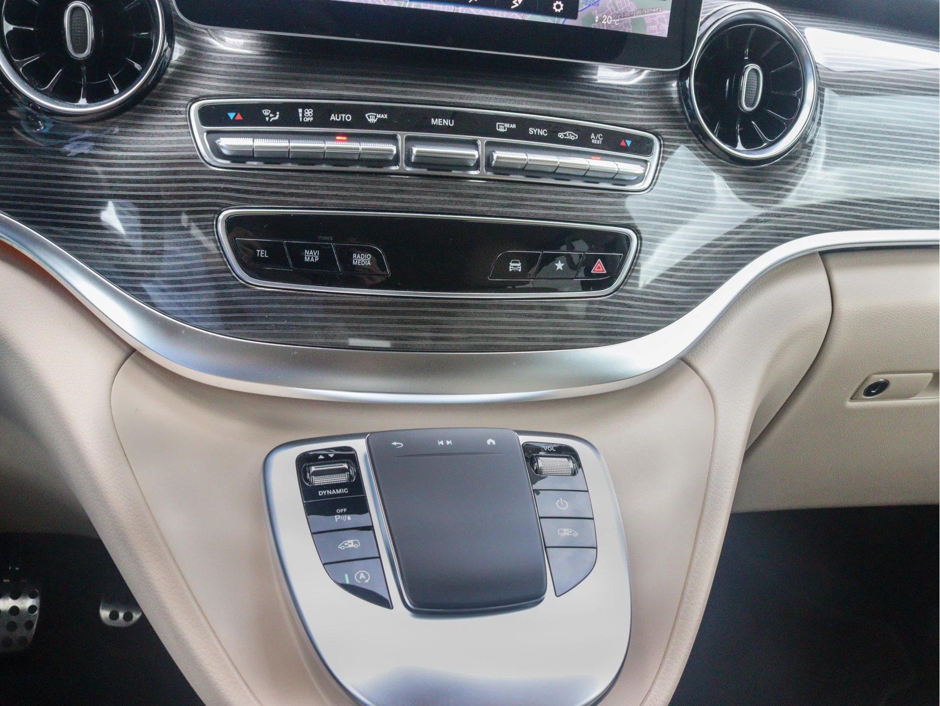 Mercedes-Benz-V-Klasse-image-14