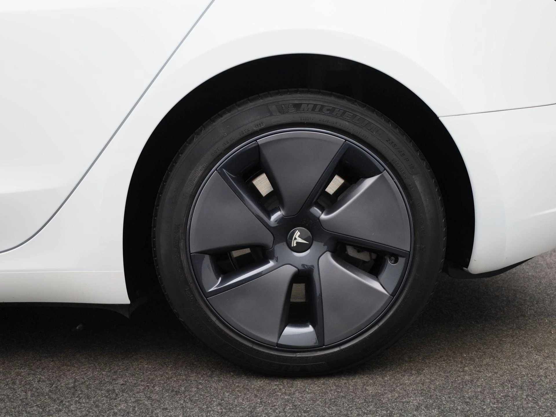 Tesla Model 3 Standard RWD Plus 60 kWh