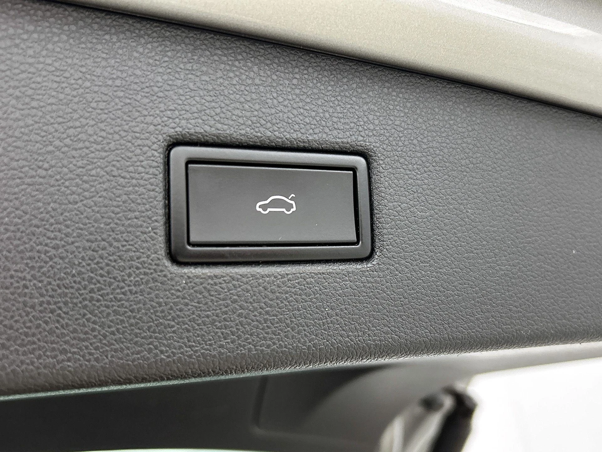 Volkswagen-Tiguan-image-31
