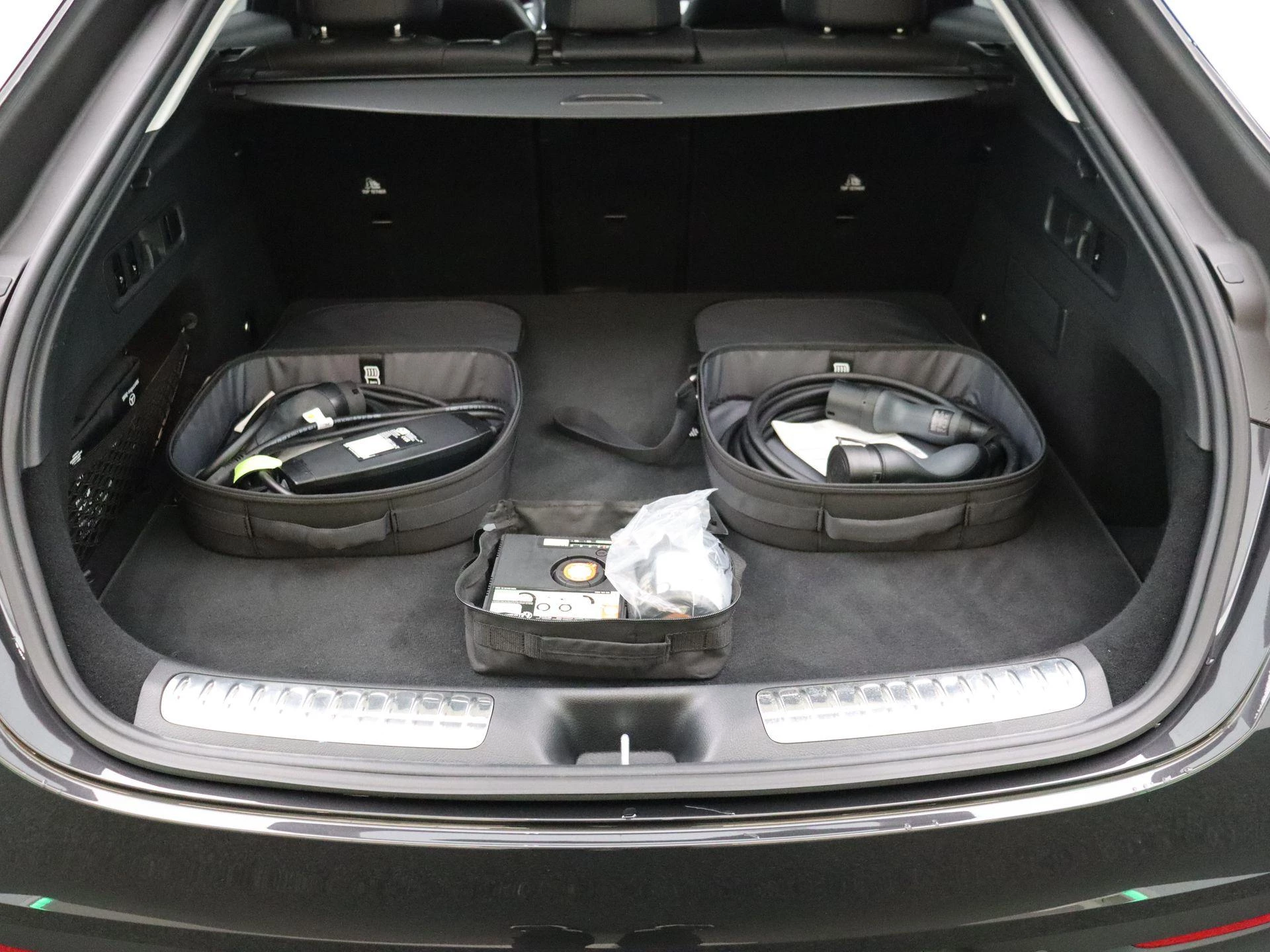 Mercedes-Benz GLC 300 de 4M Coupé Luxury Line + AIRMATIC + PANO + HEAD UP + TREKHAAK + LEDER +