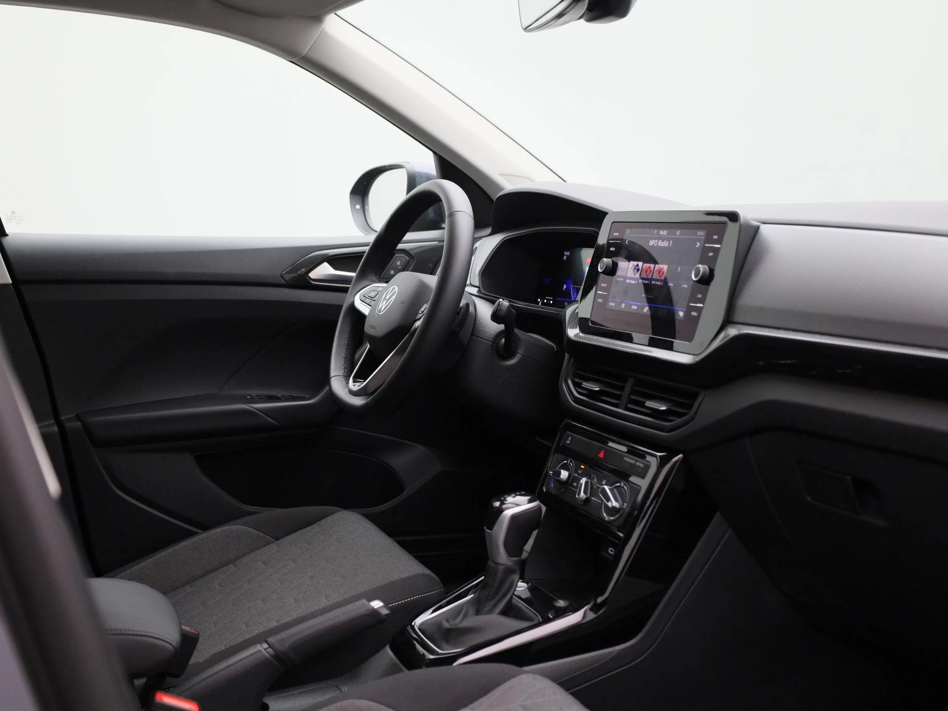 Volkswagen-T-Cross-image-32