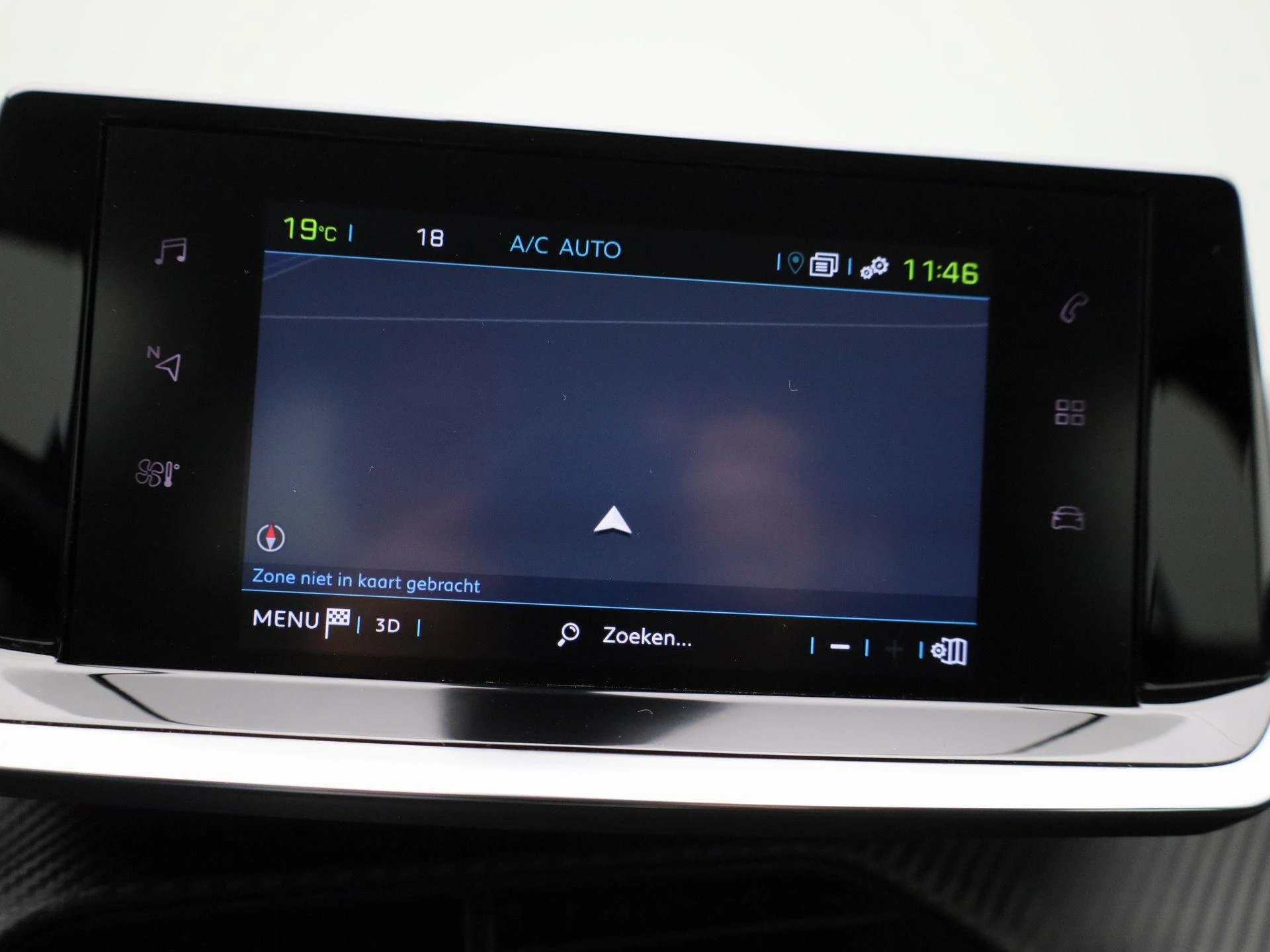 Peugeot-e-208-image-22