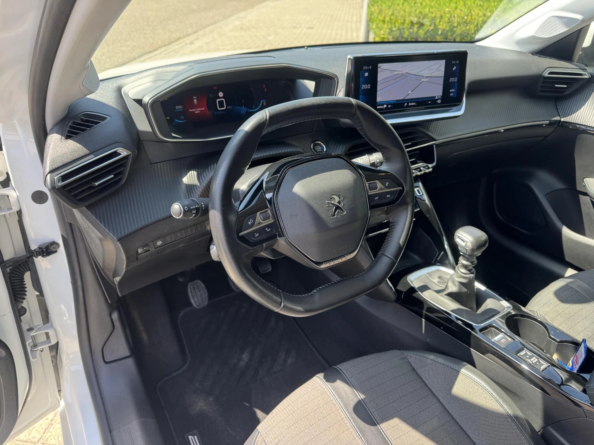 Peugeot-208-image-17