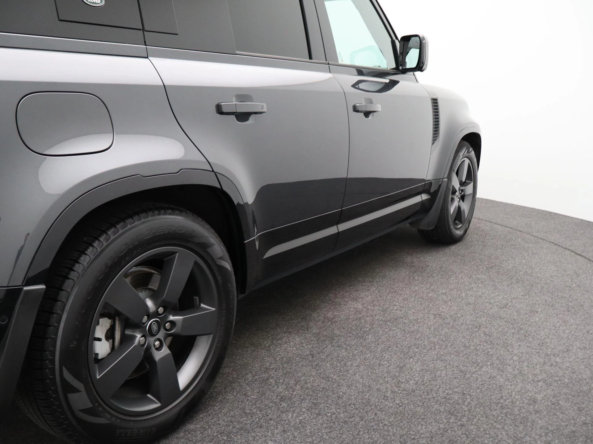 Land Rover-Defender-image-42