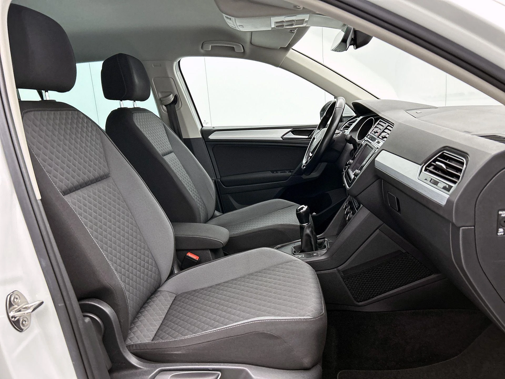 Volkswagen-Tiguan-image-32
