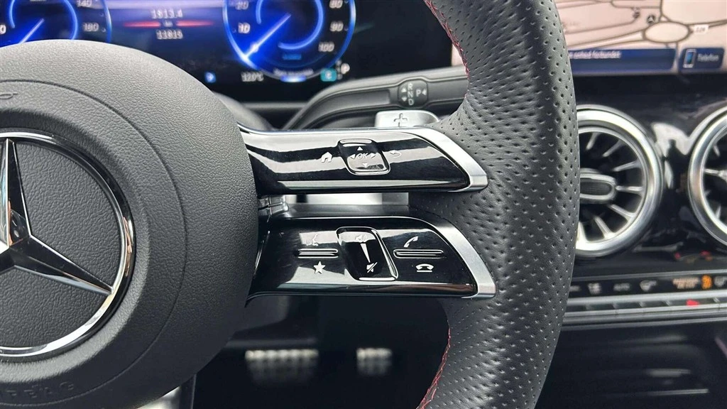 Mercedes-Benz-EQB-image-12