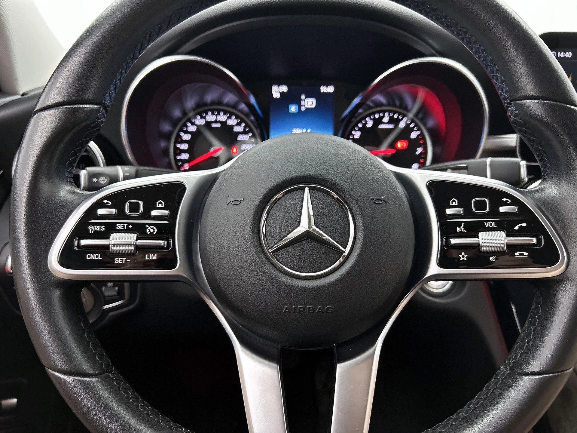 Mercedes-Benz C-Klasse 180 Premium Pack