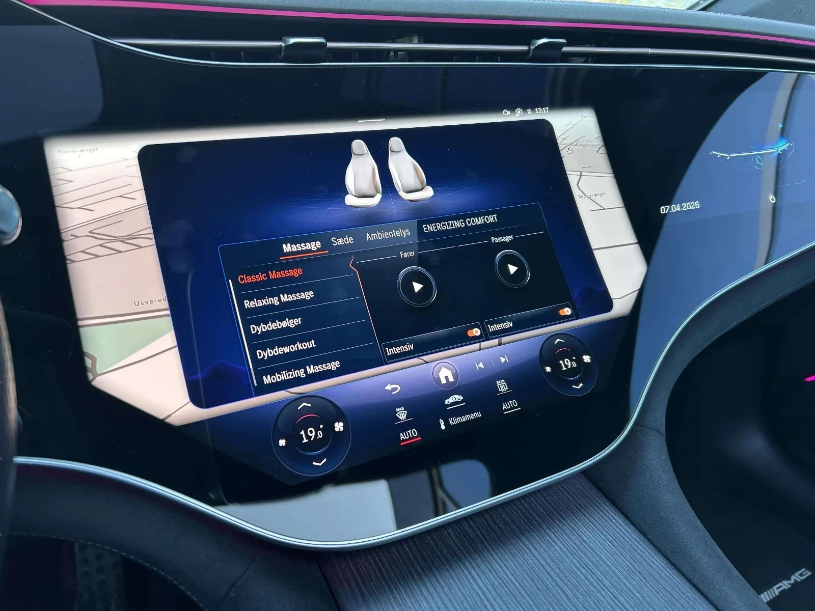 Mercedes-Benz-EQS-image-19