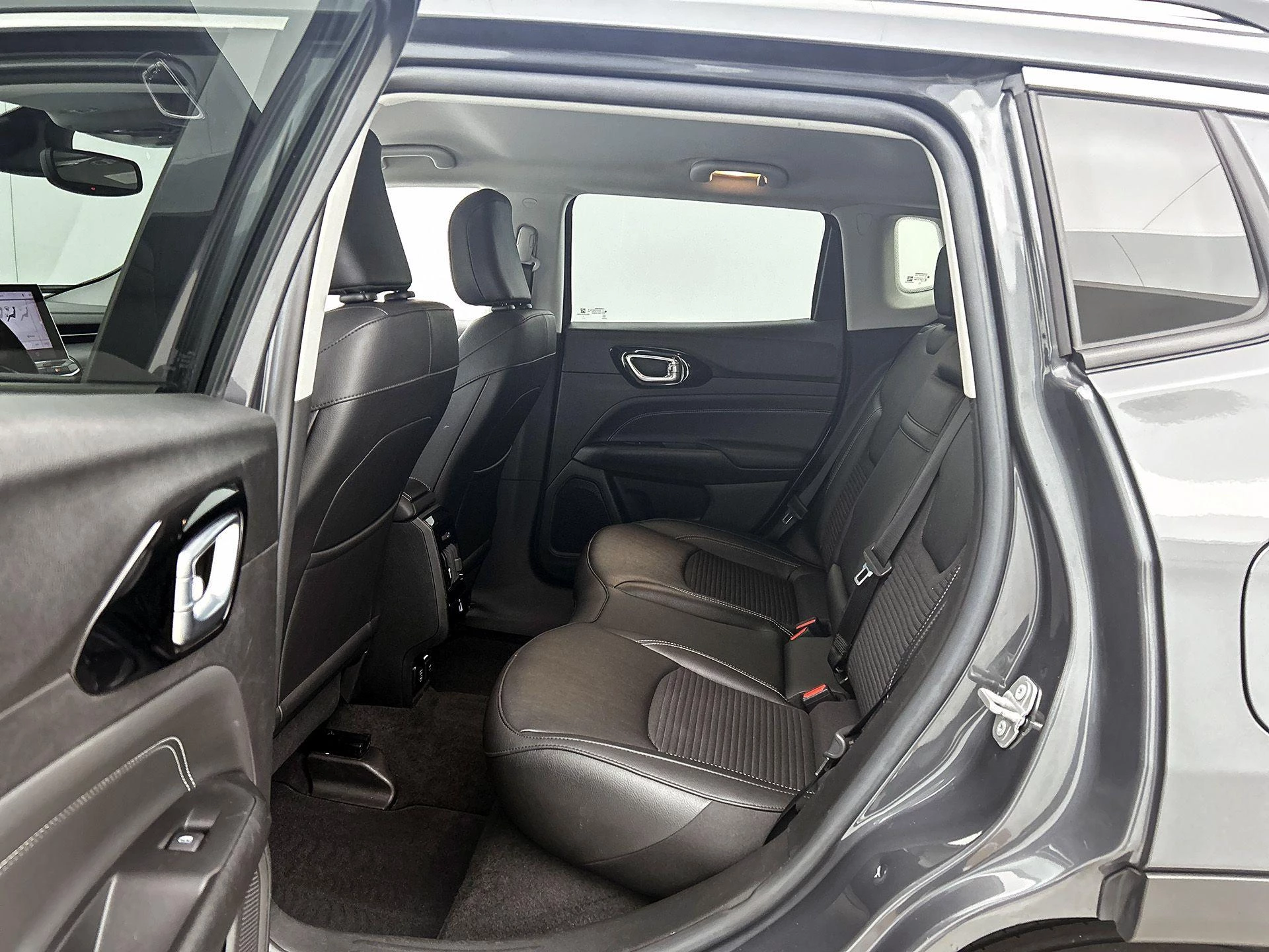 Jeep-Compass-image-25
