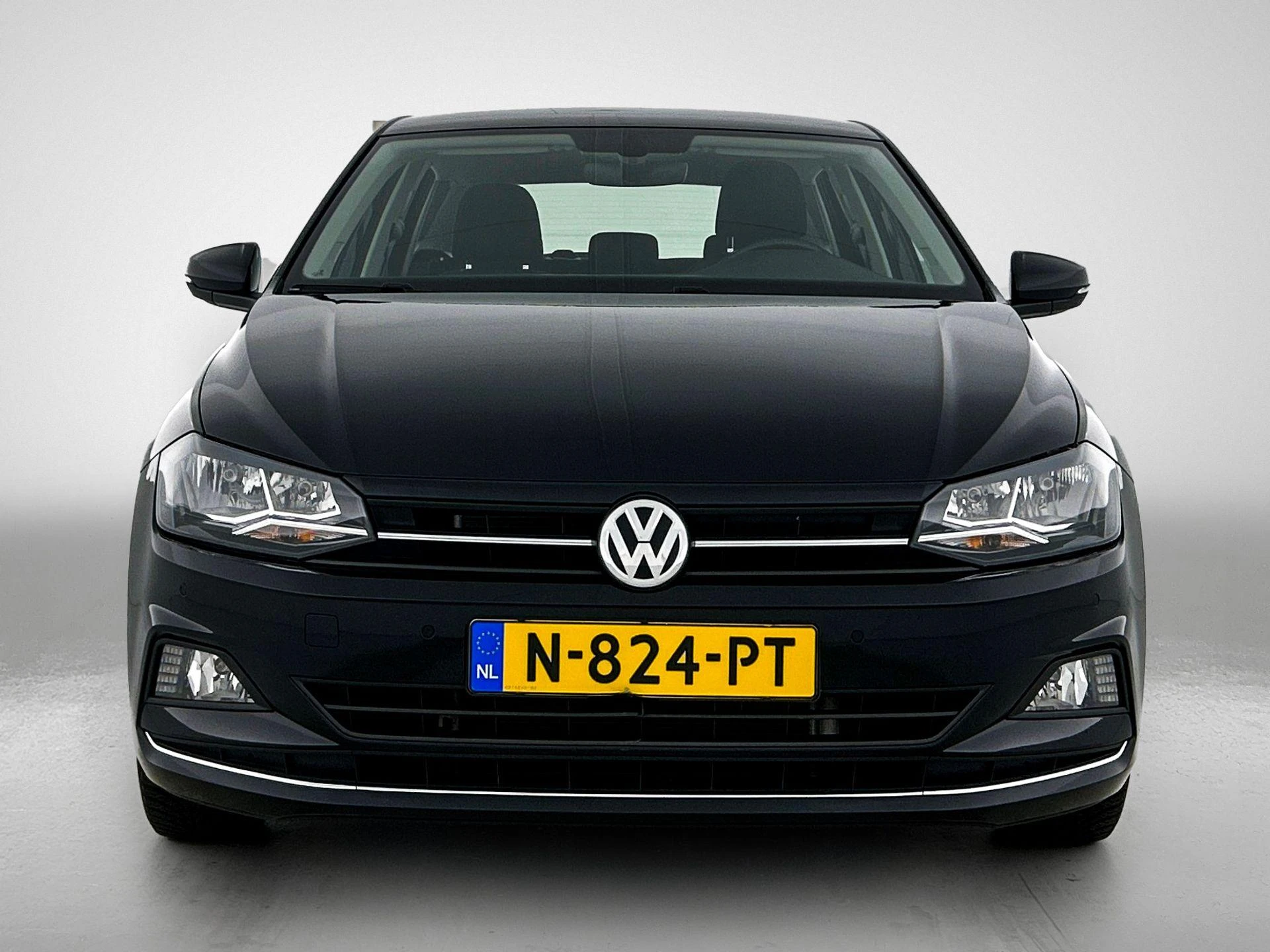 Volkswagen-Polo-image-4