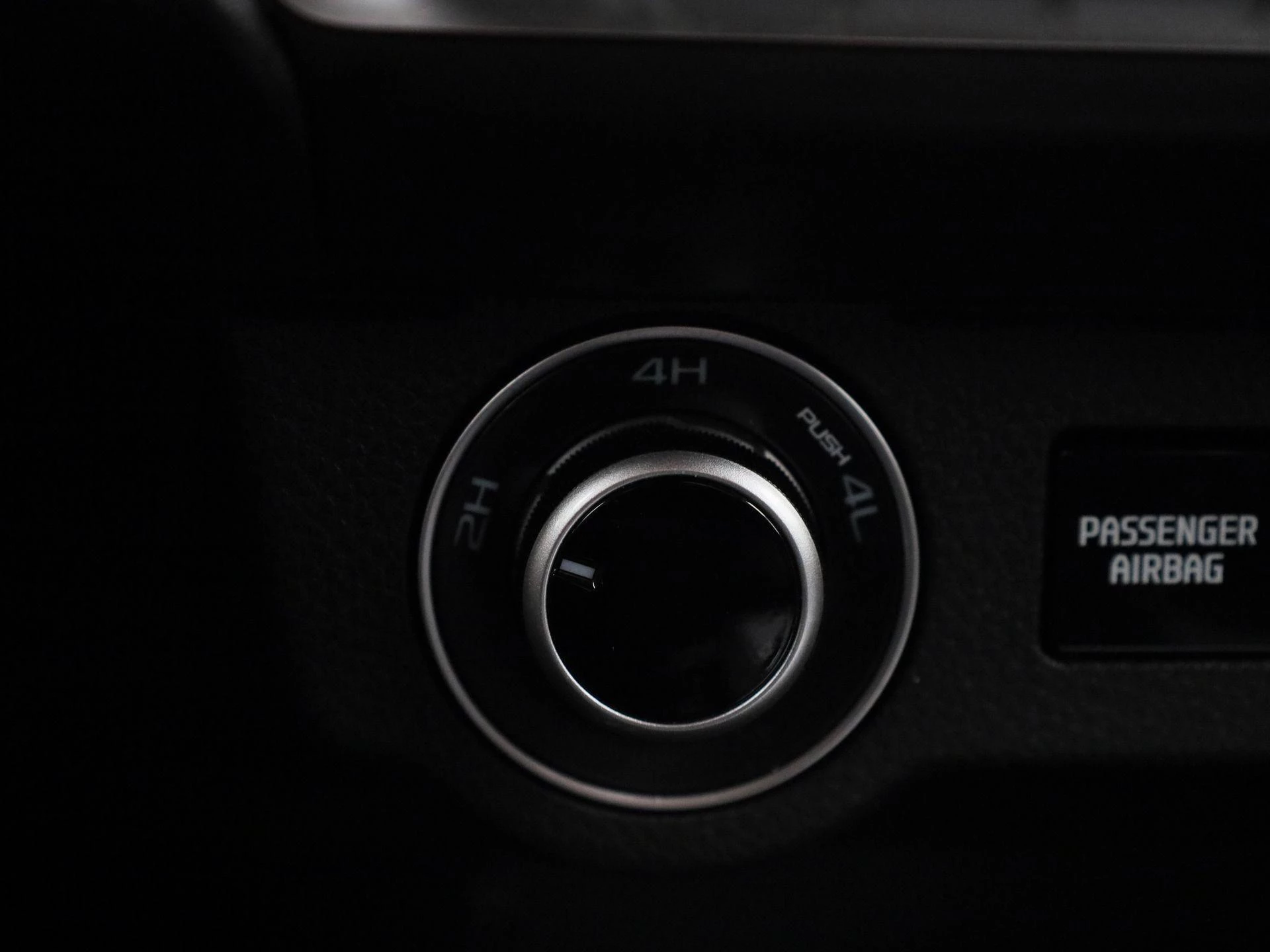 Isuzu-D-Max-image-30