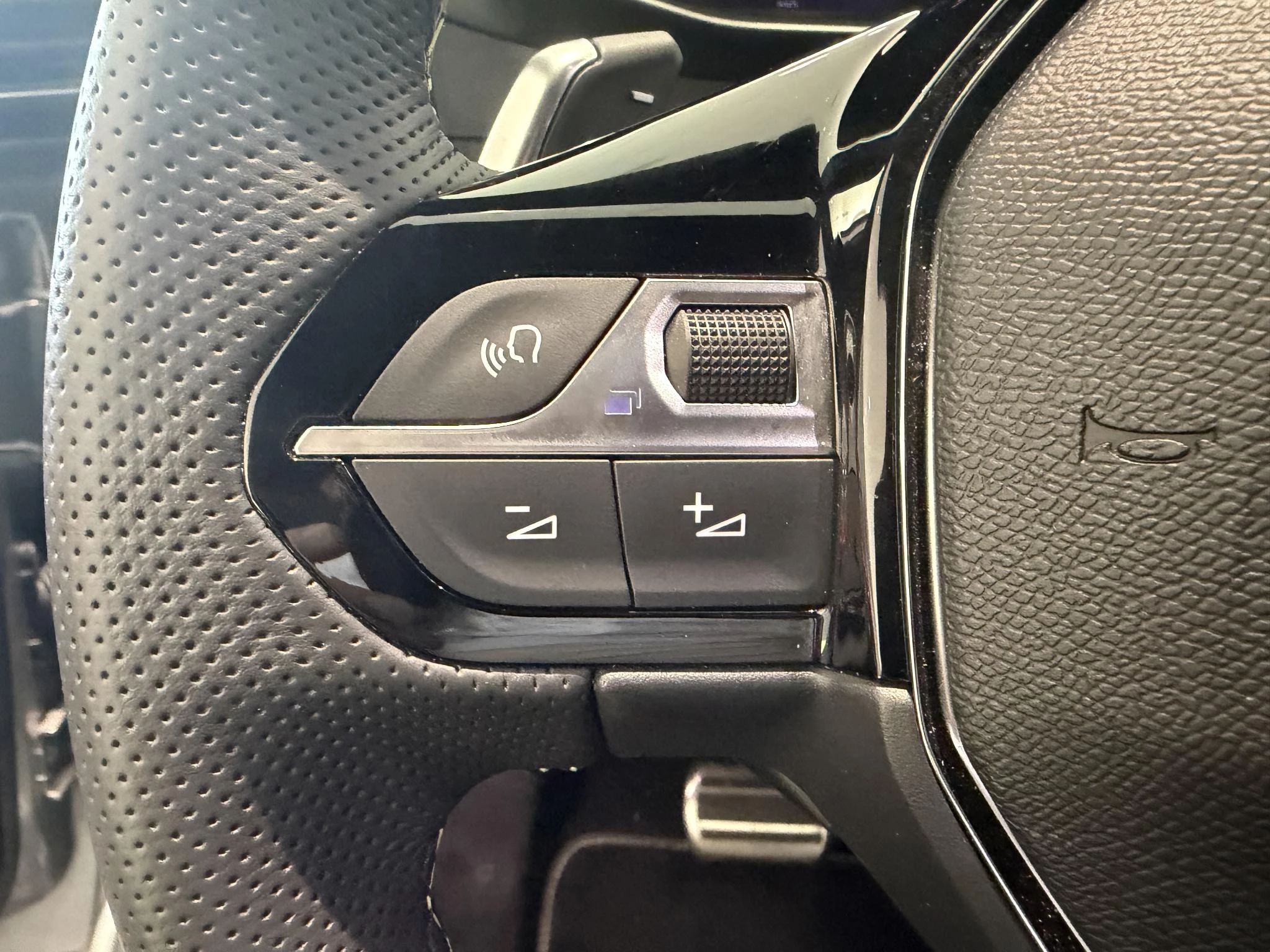 Peugeot 208 1.2 Hybrid 145 e-DCS6 GT