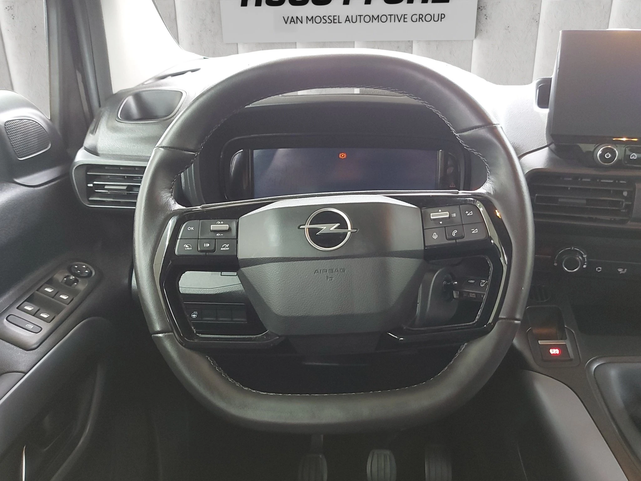 Opel-Combo-image-12